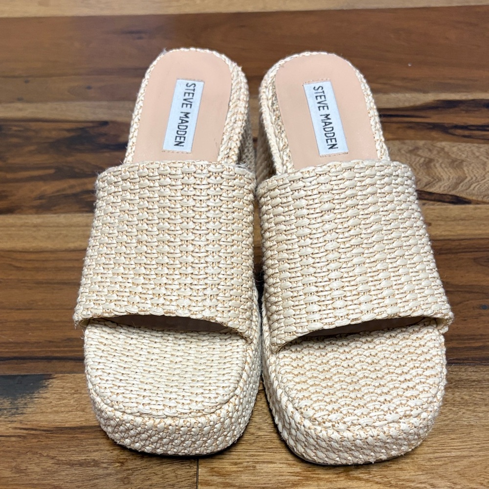 Steve Madden Women's Tan Woven Mules